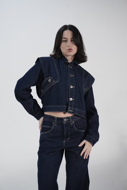 MARIA ÁLVAREZ - THE FIRST JACKET